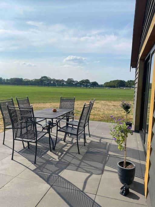 Ut-Huuske Villa Westerbeek Exteriör bild
